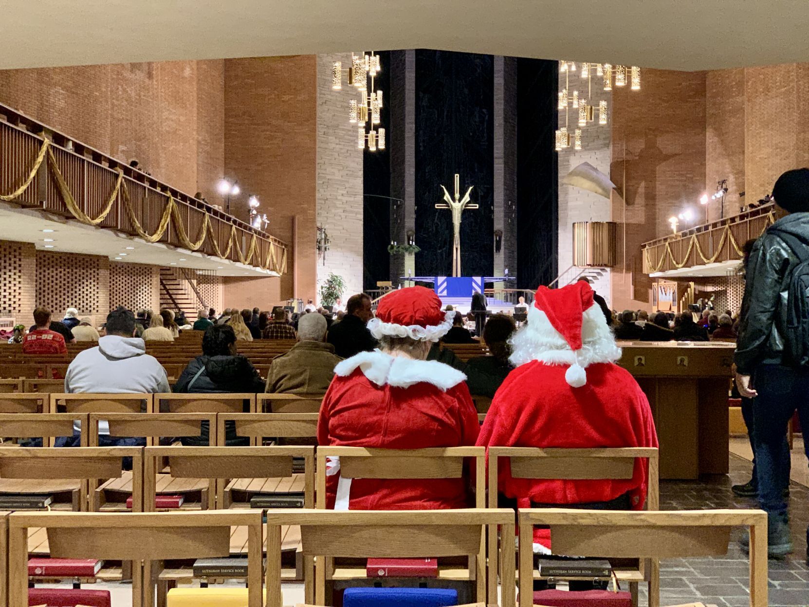 University of Valparaiso Tree Ceremony makes traditions shine